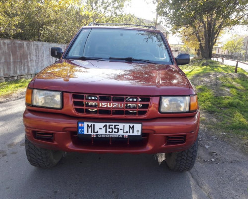 იყიდება ჯიპი Isuzu Rodeo